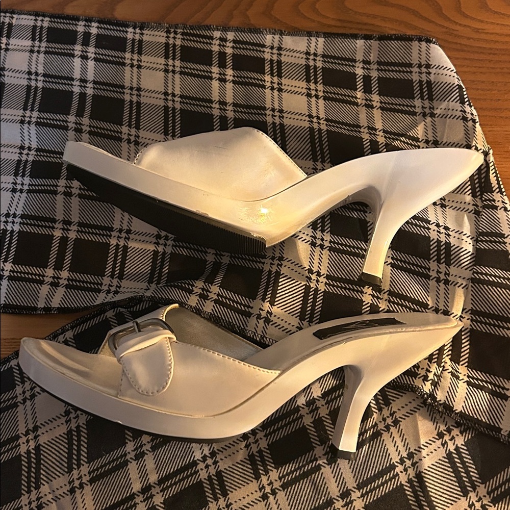 Windsor Stiletto buckle Mules - Picture 6 of 12